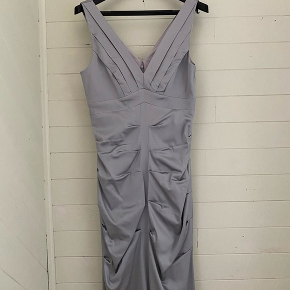 Le Chateau silver formal dress - Picture 7 of 10